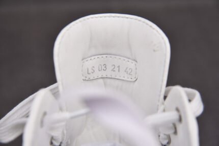 D10R B28 Oblique LOW Top Sneaker