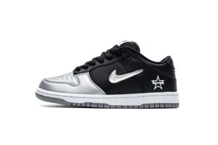 Nike SB Dunk Low Supreme Metallic Silver